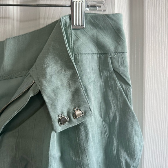 Forever 21 fancy shorts - Picture 3 of 4